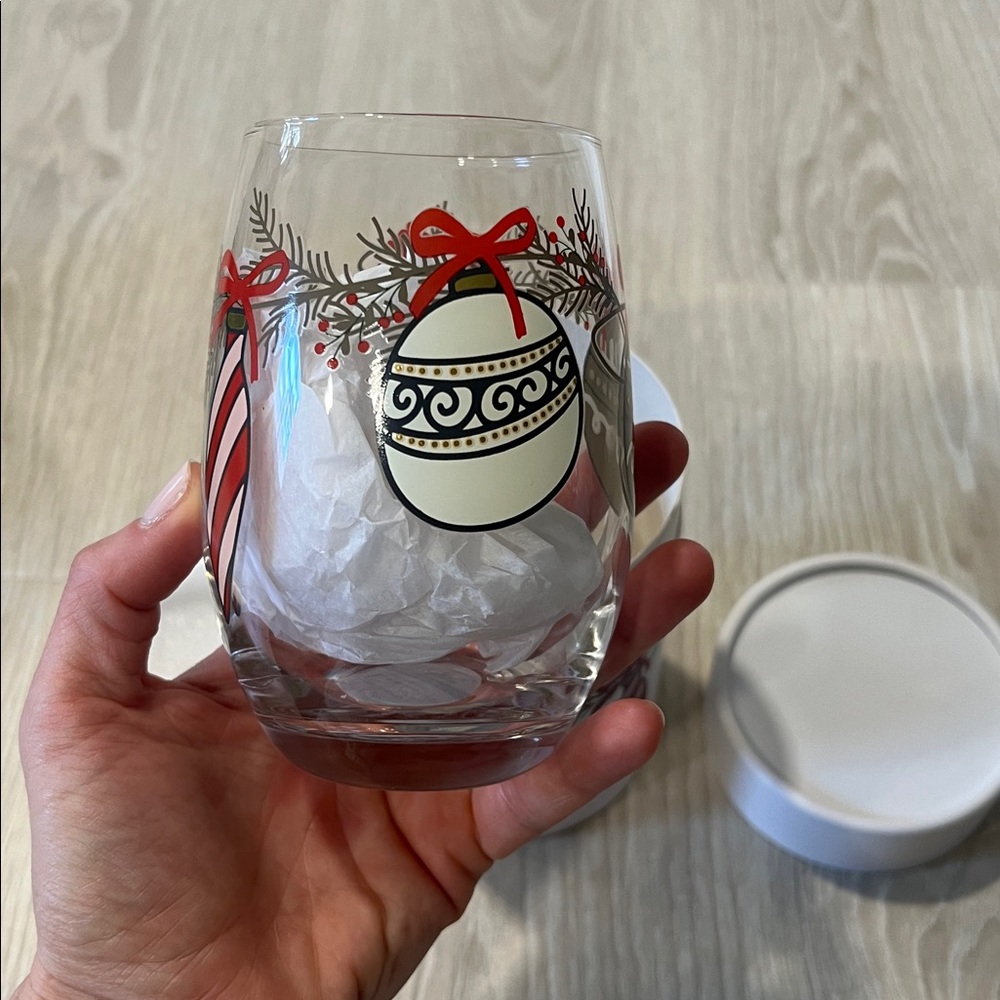 Festive hand painted Wine Glass - Picture 4 of 5
